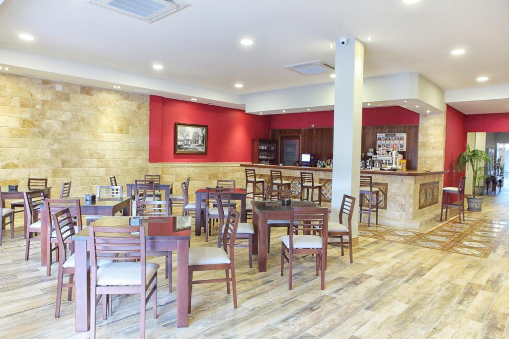 Hostal Garlu Λα Ράμπλα Εξωτερικό φωτογραφία
